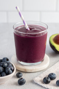 Avokádó és áfonya smoothie