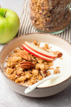 Almás fahéjas granola