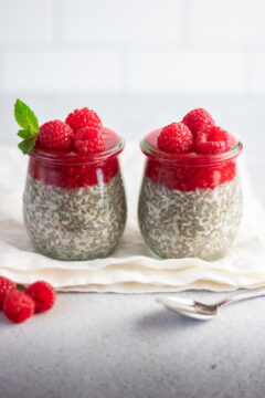 Málnás kókuszos chia pudding